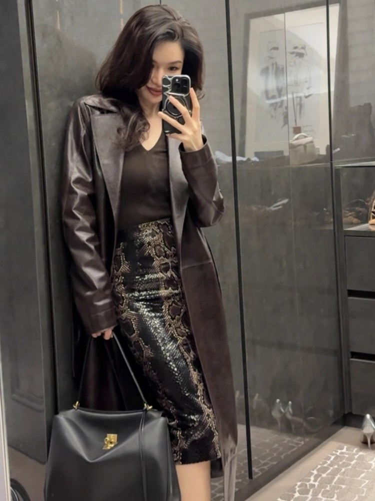 معطف نسائي إيطالي مصمم للمكتب  - مراجعة Leatherwork Designs وسعره